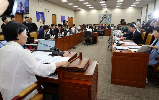 서울 여의도 국회에서 과학기술정보방송통신위원회 전체회의가 열리고 있다. 하지만 정쟁에 밀려 AI 기본법 심사는 뒷전으로 밀려났다. 연합뉴스